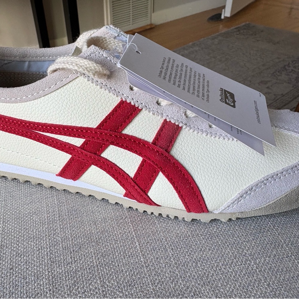 Brand New Tiger Onitsuka , size 39.5, men’s 6.5 wmns 8 . Never worn